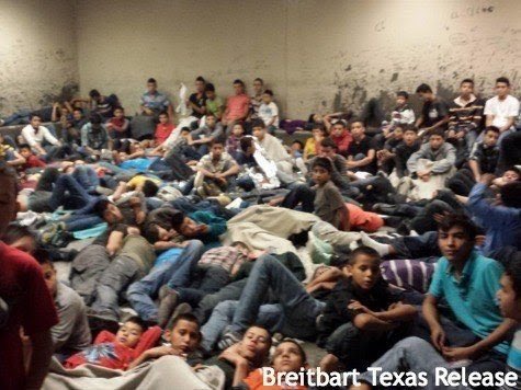 IMMIGRATION - Brandon Darby pic (illegal children crowded in detention center)